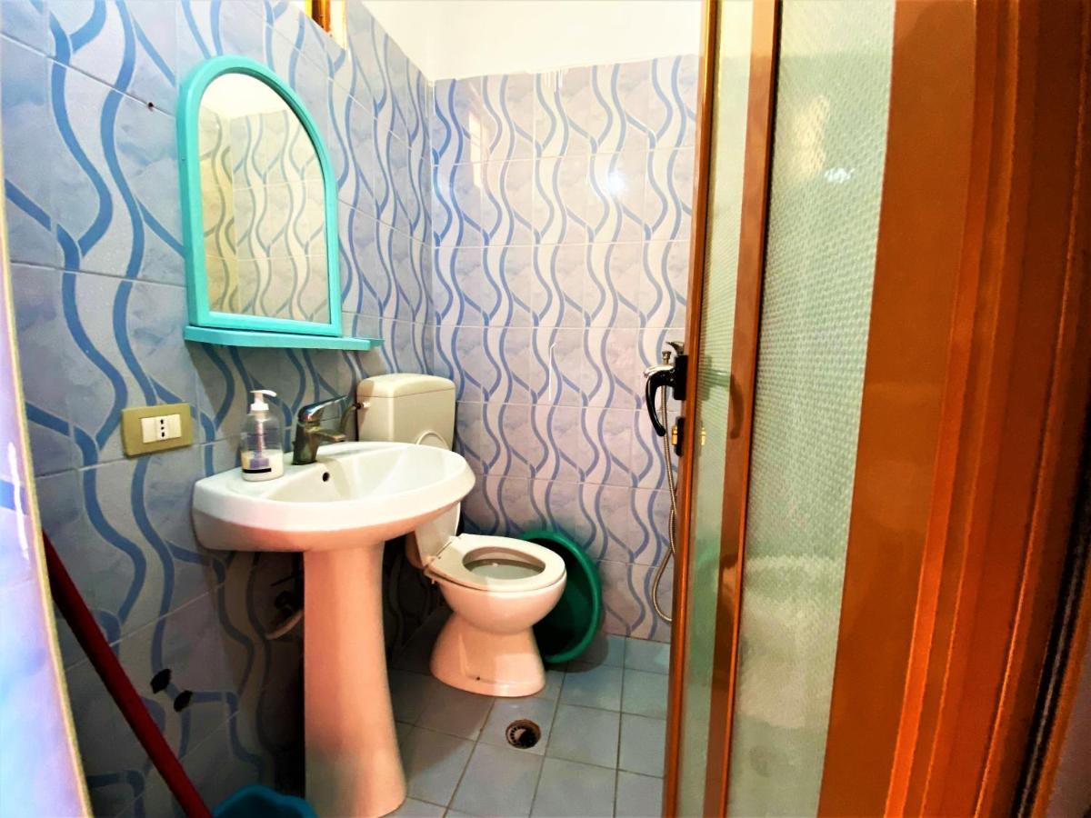 Ramo'S Cozy Beachside Haven With Panoramic Views - 1St Vlorë Eksteriør billede